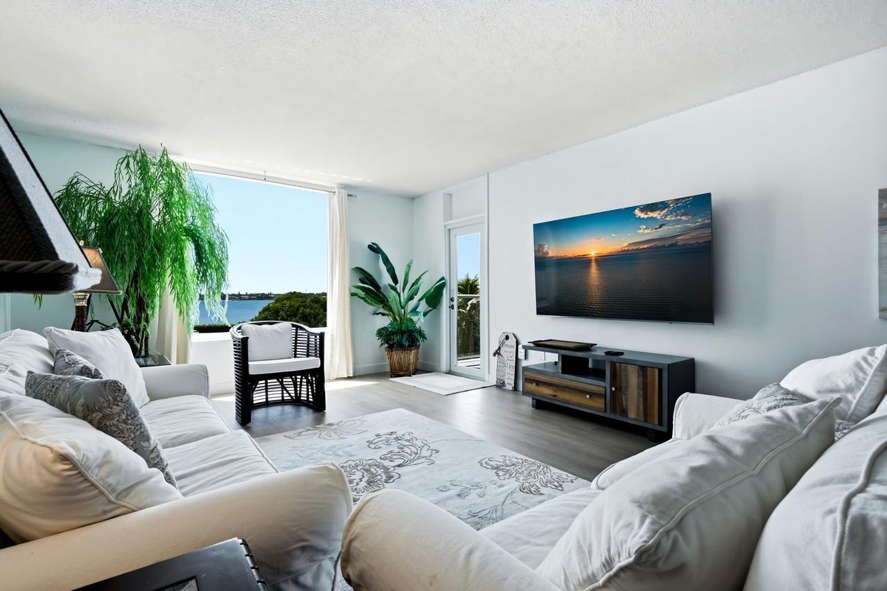 3450 S Ocean Blvd - Photo 5 of 43