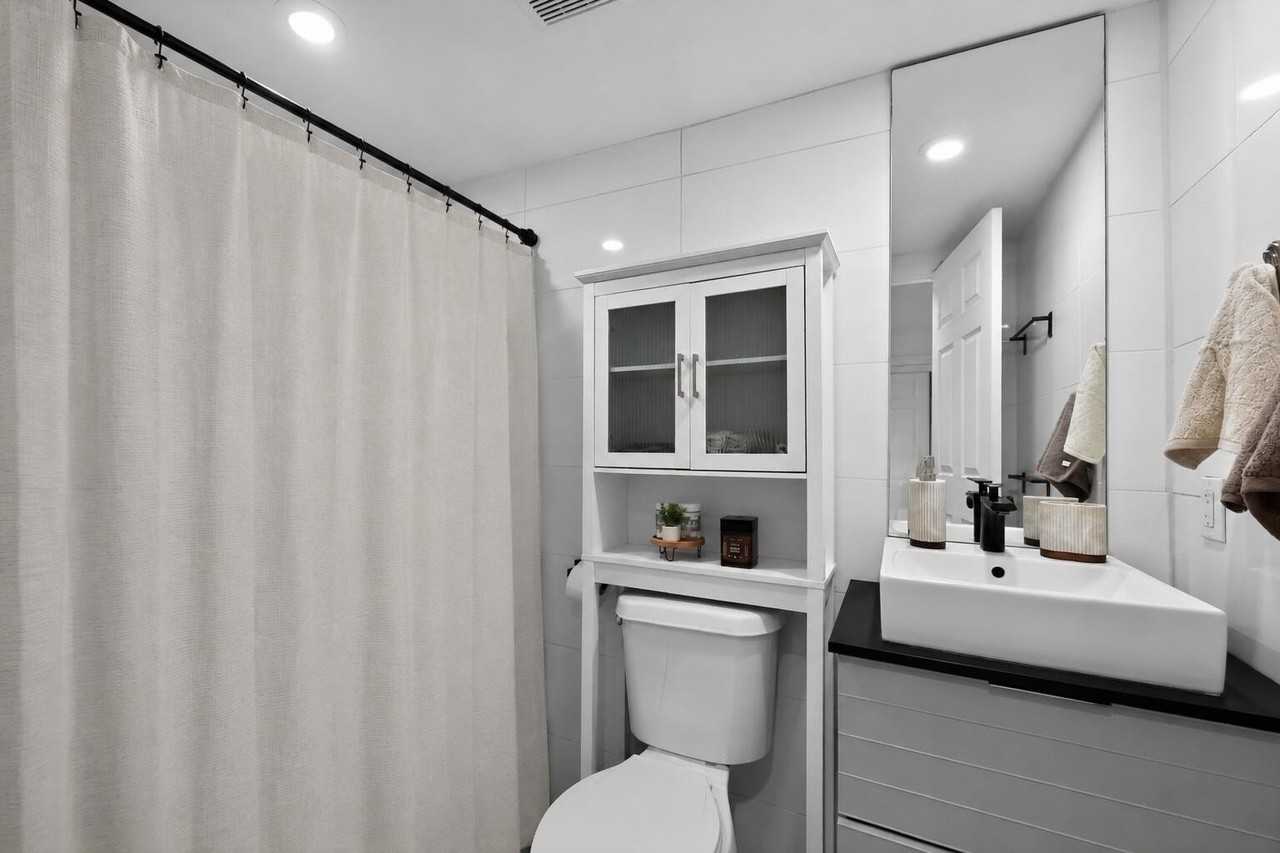 200 Nw 25th St #1-8 - Photo 2 of 22