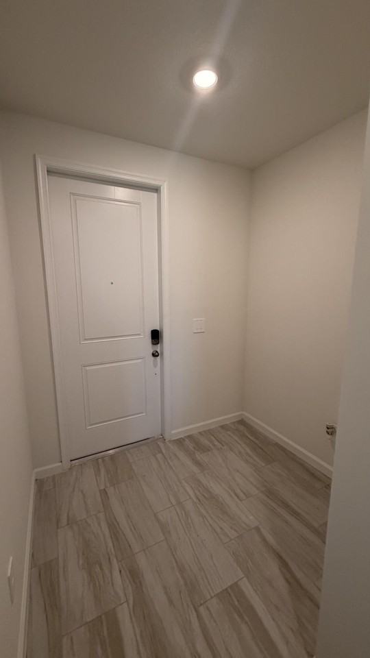 651 Salisbury Cir - Photo 4 of 25