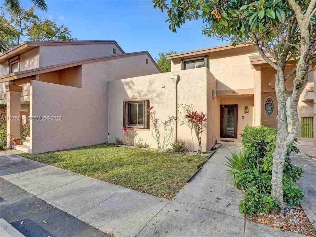 6 Chestnut Cir - Photo 2 of 12