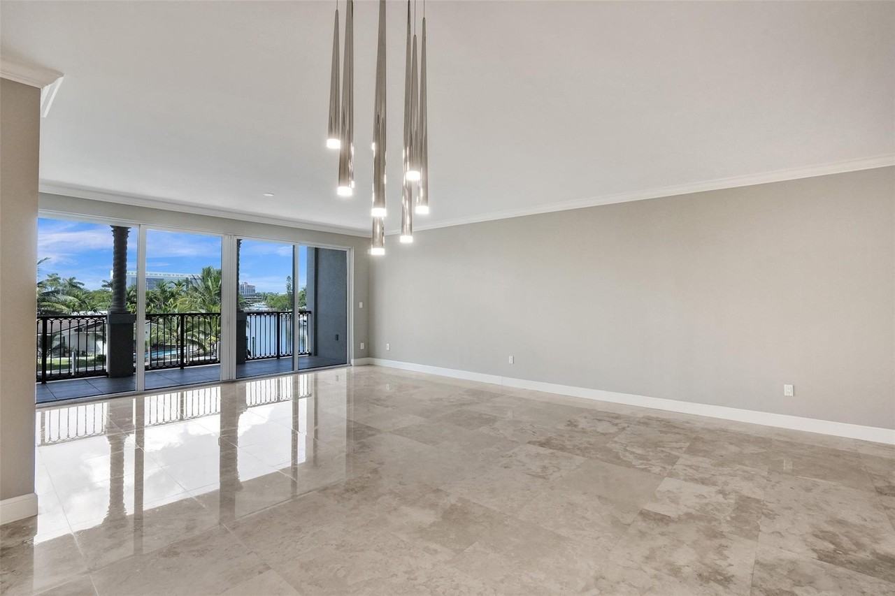 1424 Se 12th St #2B - Photo 6 of 43