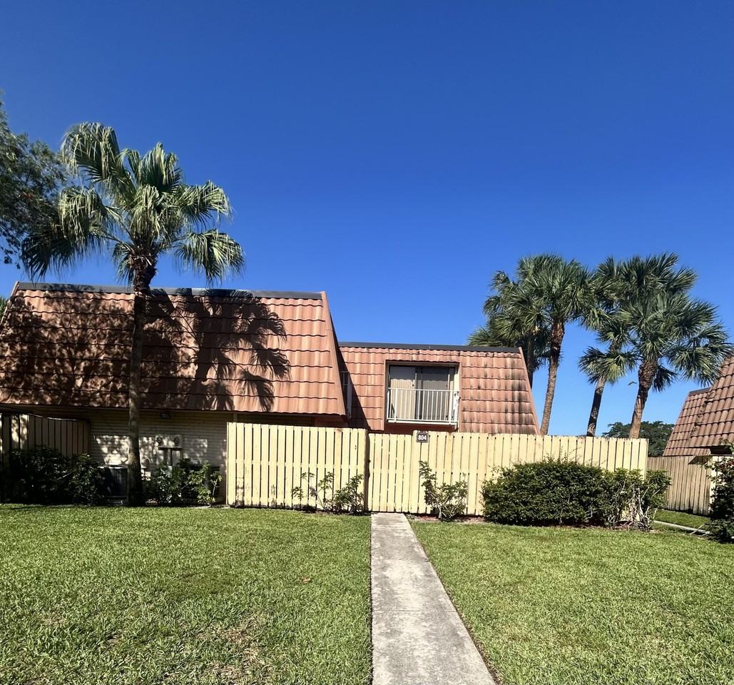 804 804 BLUE RIDGE Circle