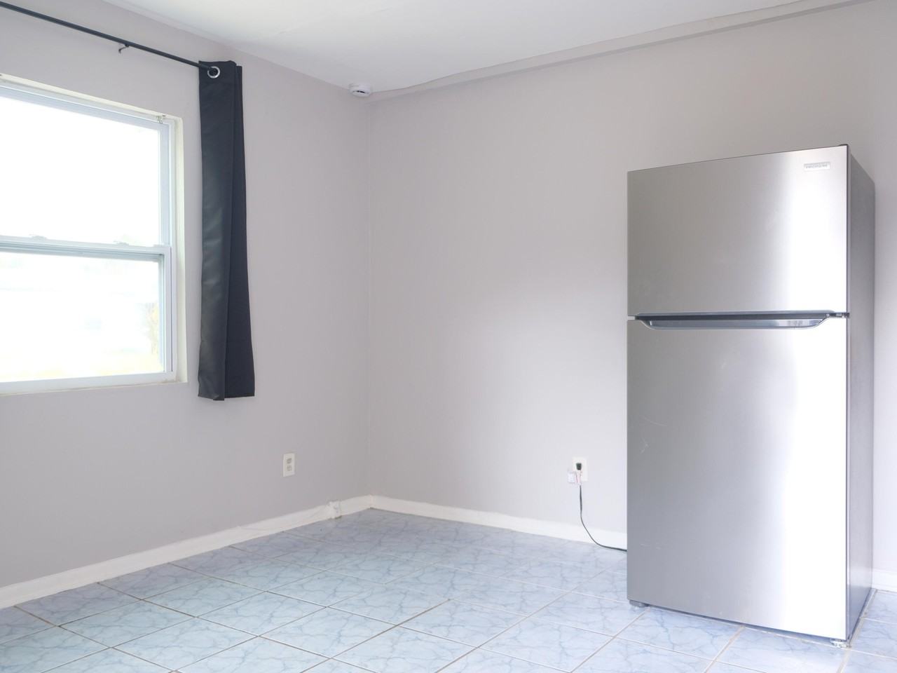 438 Roseland Dr #2 - Photo 2 of 7