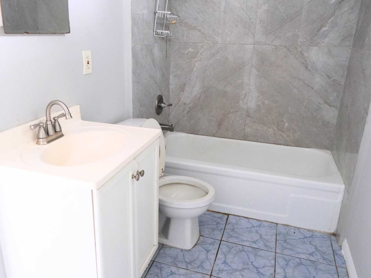 438 Roseland Dr #2 - Photo 6 of 7