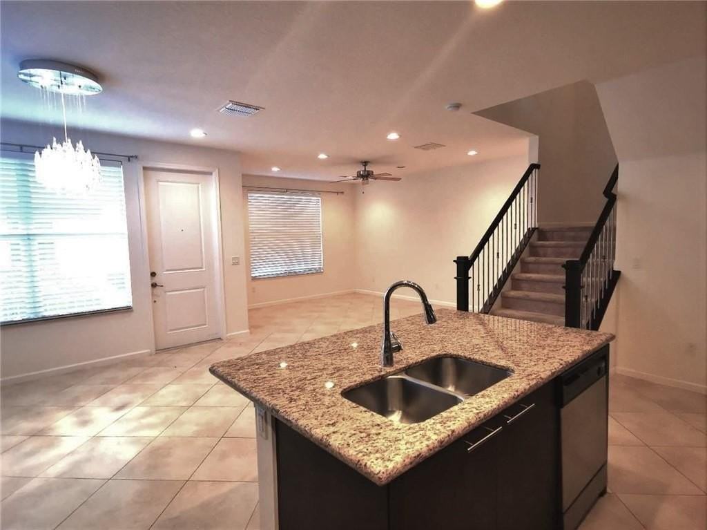 5011 Nw 15th Ter - Photo 4 of 16