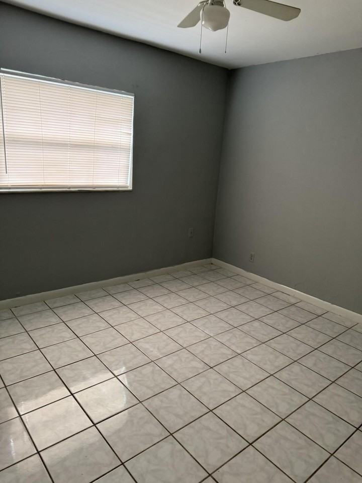 4231 Nw 31st Ave #1 - Photo 7 of 8