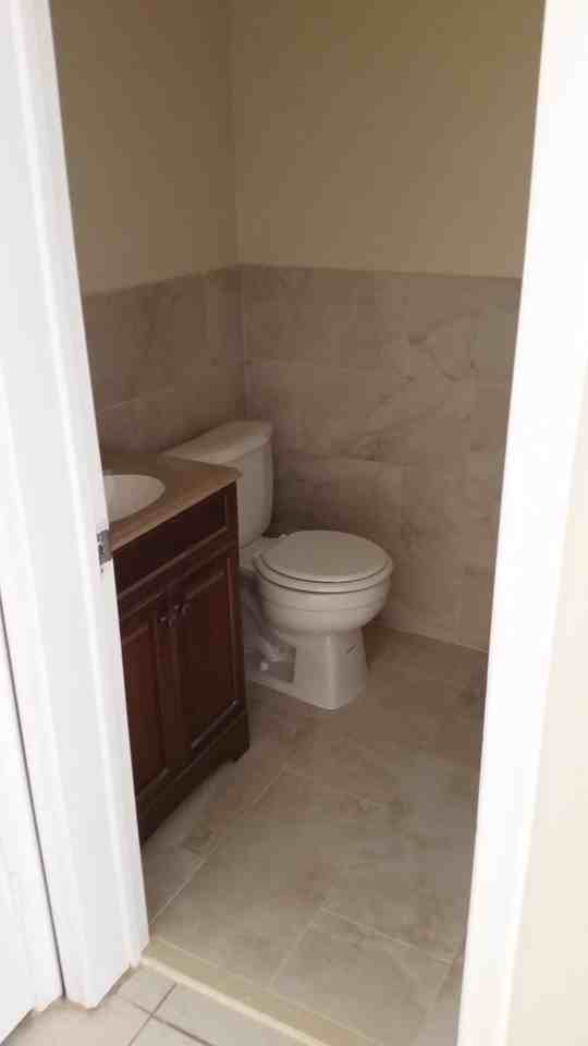 5323 Nw 27th St #B4 - Photo 5 of 13