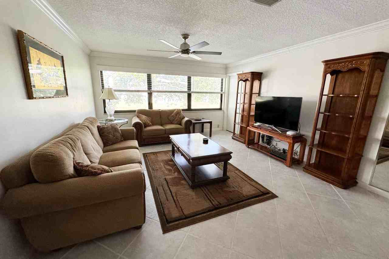 3007 Sw 21st Ter - Photo 6 of 31