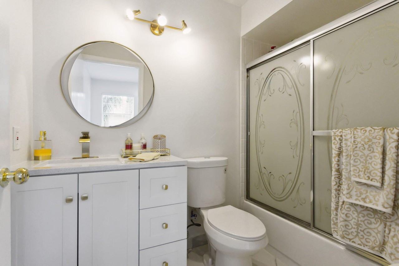 368 Waterside Dr - Photo 2 of 24