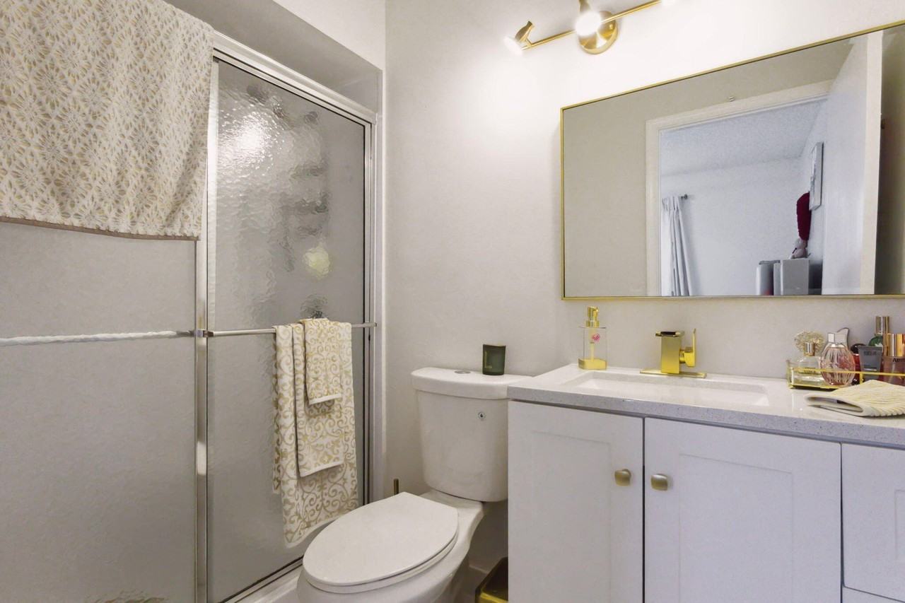 368 Waterside Dr - Photo 3 of 24