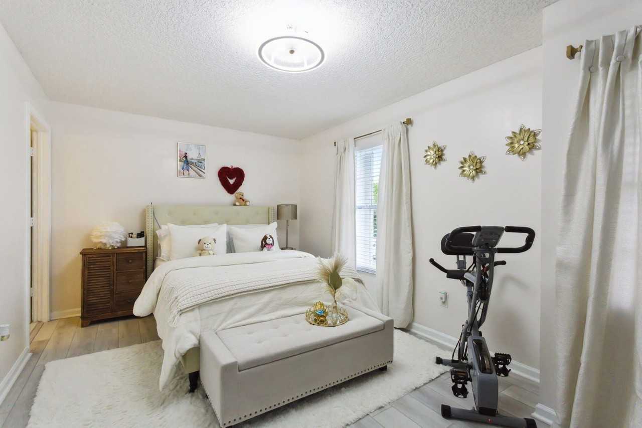 368 Waterside Dr - Photo 4 of 24