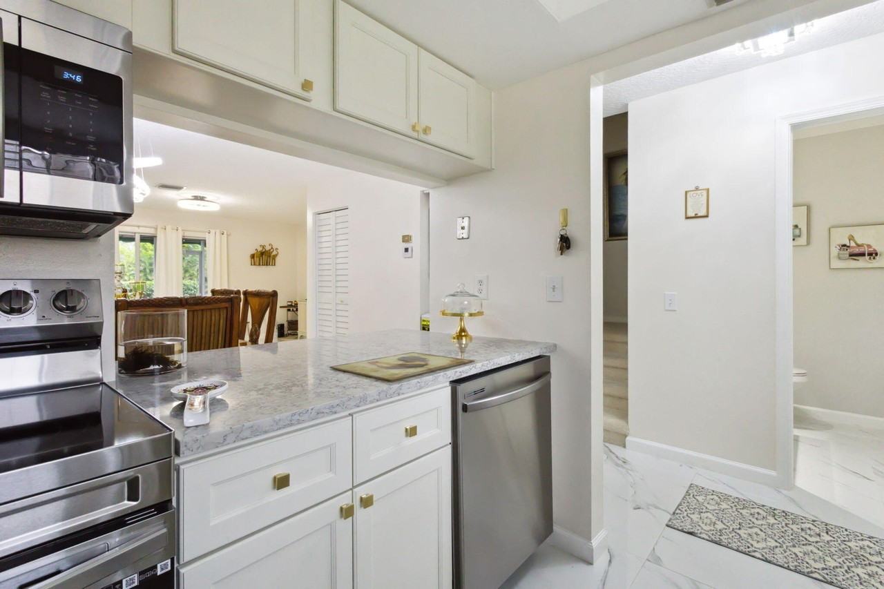 368 Waterside Dr - Photo 7 of 24