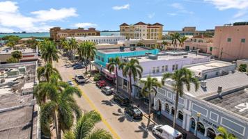 featured image of 211 Orange Ave