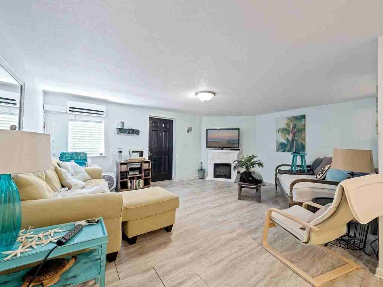 211 Orange Ave - Photo 3 of 9