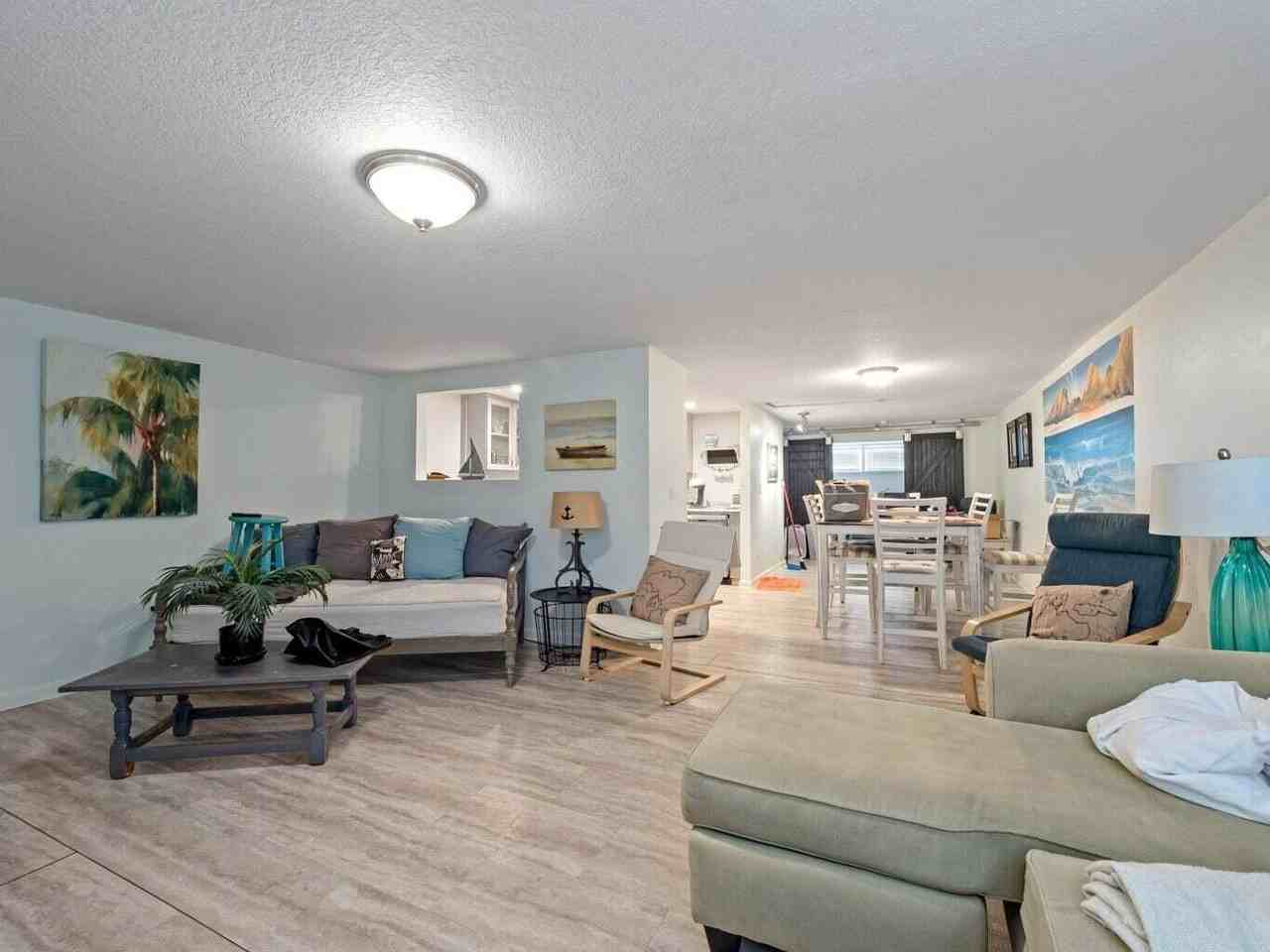 211 Orange Ave - Photo 5 of 9