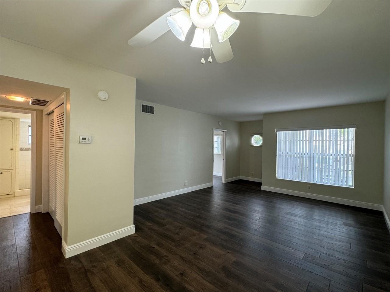 1060 Ne 23rd Ter #2 - Photo 3 of 24
