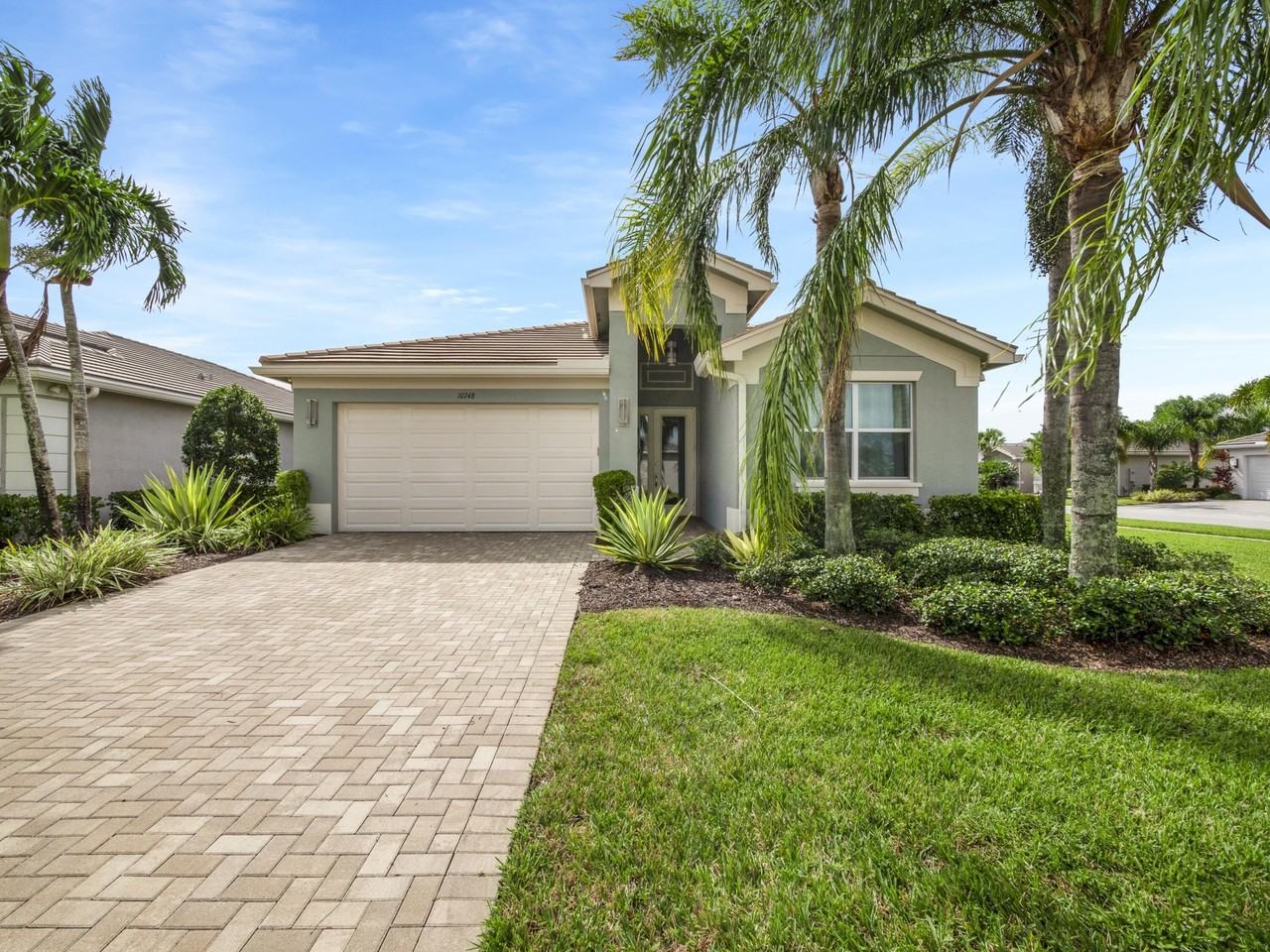 10748 Sw Matisse Ln - Photo 2 of 50