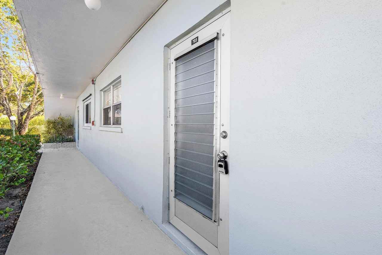 2440 Sw 22nd Ave #703 - Photo 3 of 35
