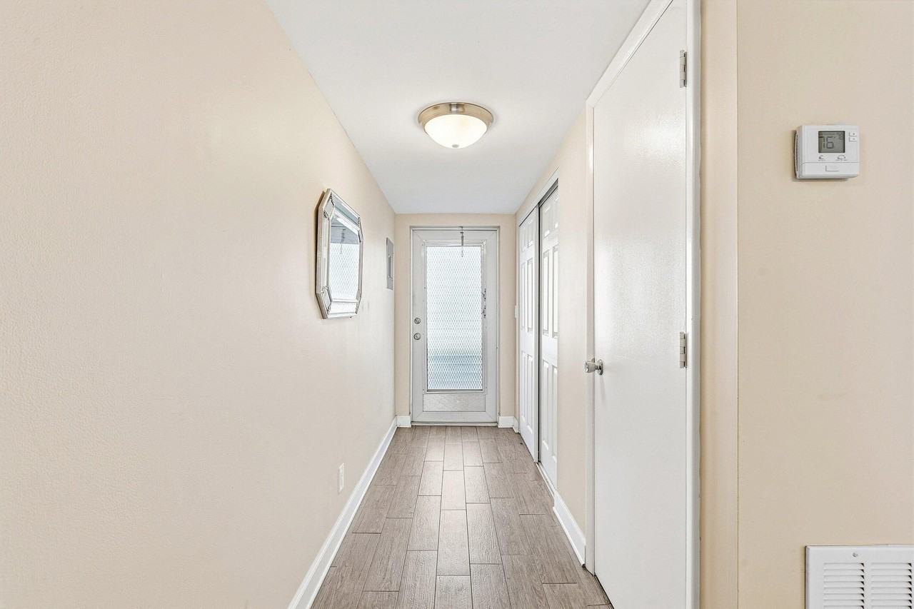 2440 Sw 22nd Ave #703 - Photo 4 of 35