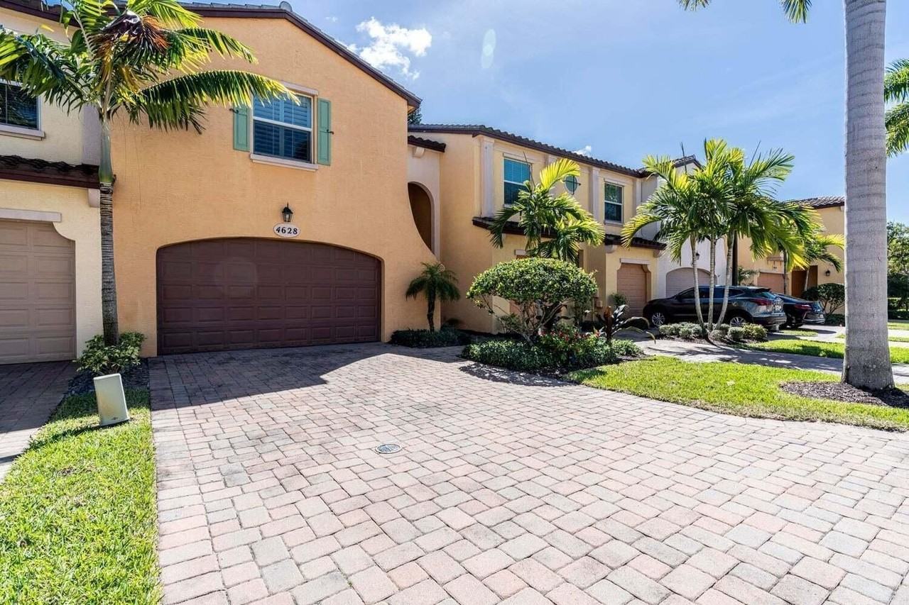 4628 Mediterranean Cir - Photo 3 of 20