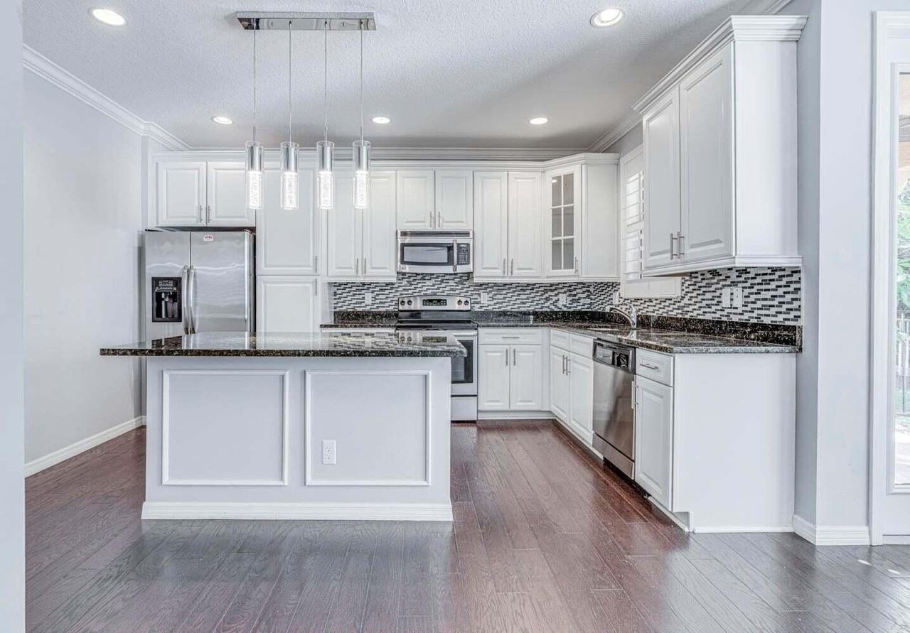 4628 Mediterranean Cir - Photo 7 of 20
