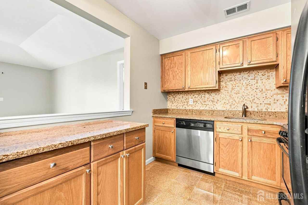 1634 Waterford Dr - Photo 7 of 22