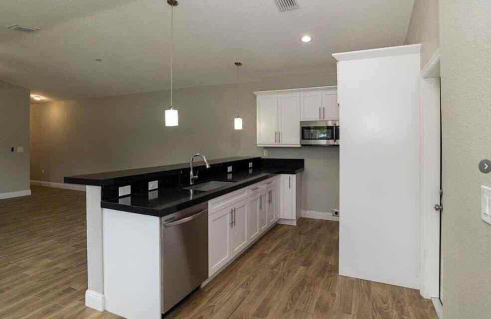 1140 Nw 1st Ave - Photo 5 of 17