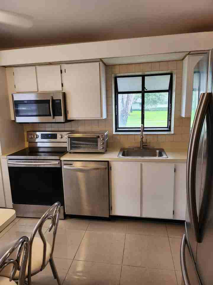 8934 Sunnywood Pl - Photo 3 of 48