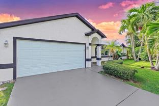 414 Sw Lairo Ave - Photo 1 of 1