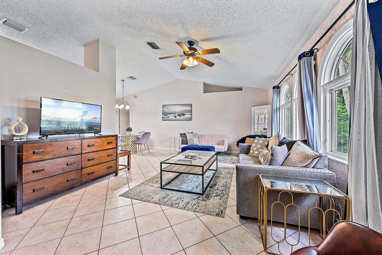414 Sw Lairo Ave - Photo 6 of 33
