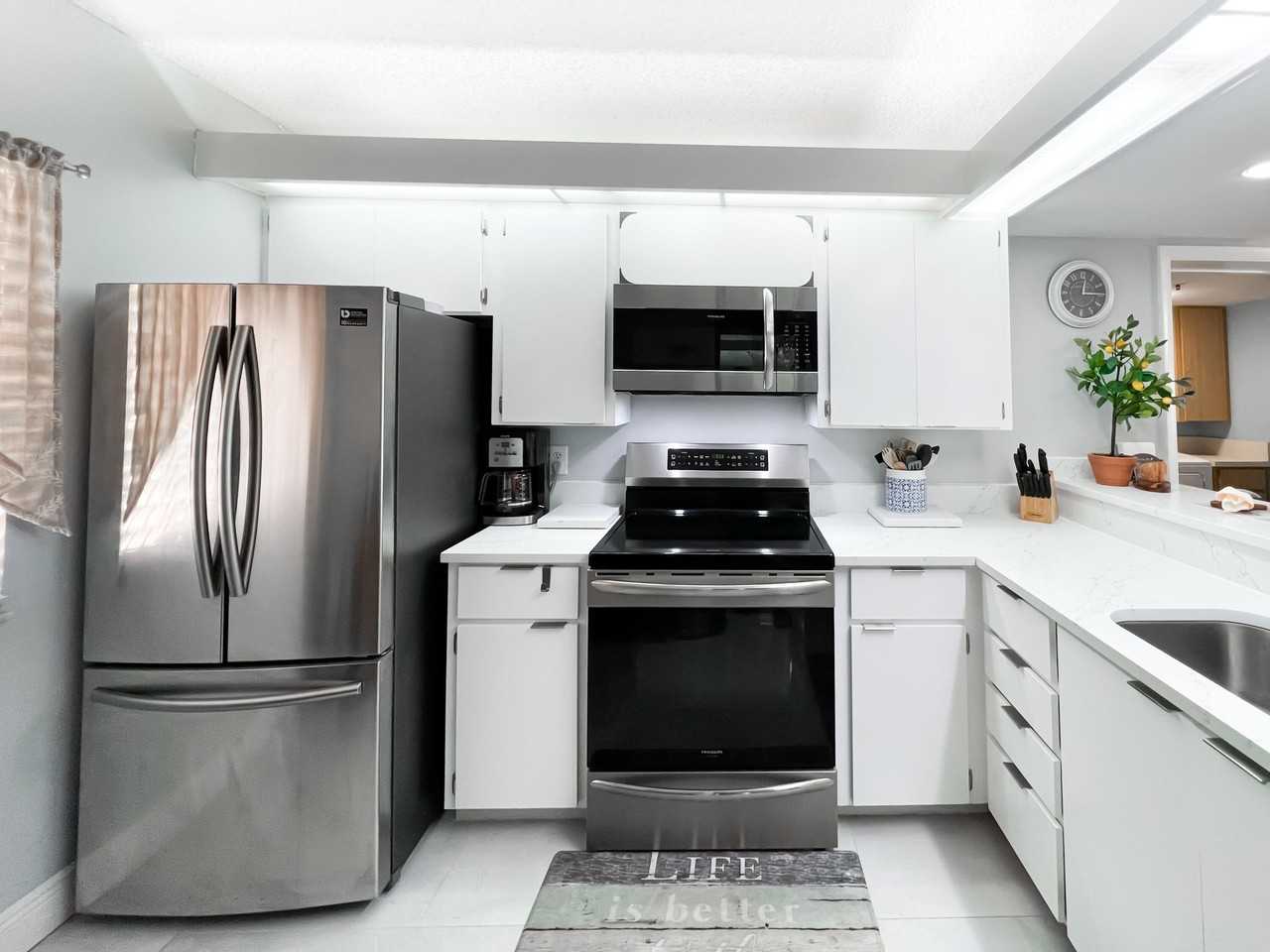301 Ocean Bluffs Blvd #202 - Photo 5 of 38