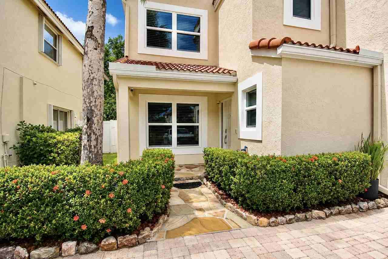 7685 Nw 61st Ter - Photo 3 of 50