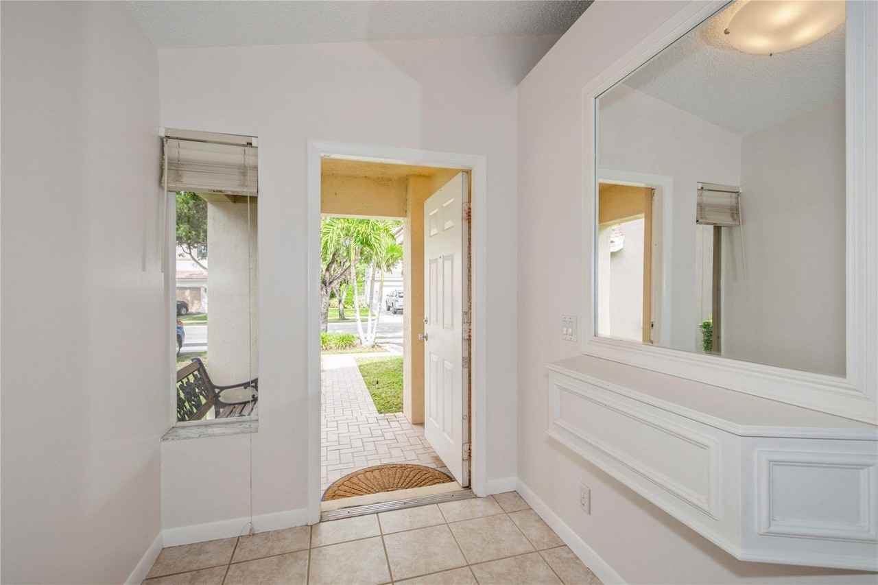 4367 Dogwood Cir - Photo 3 of 36