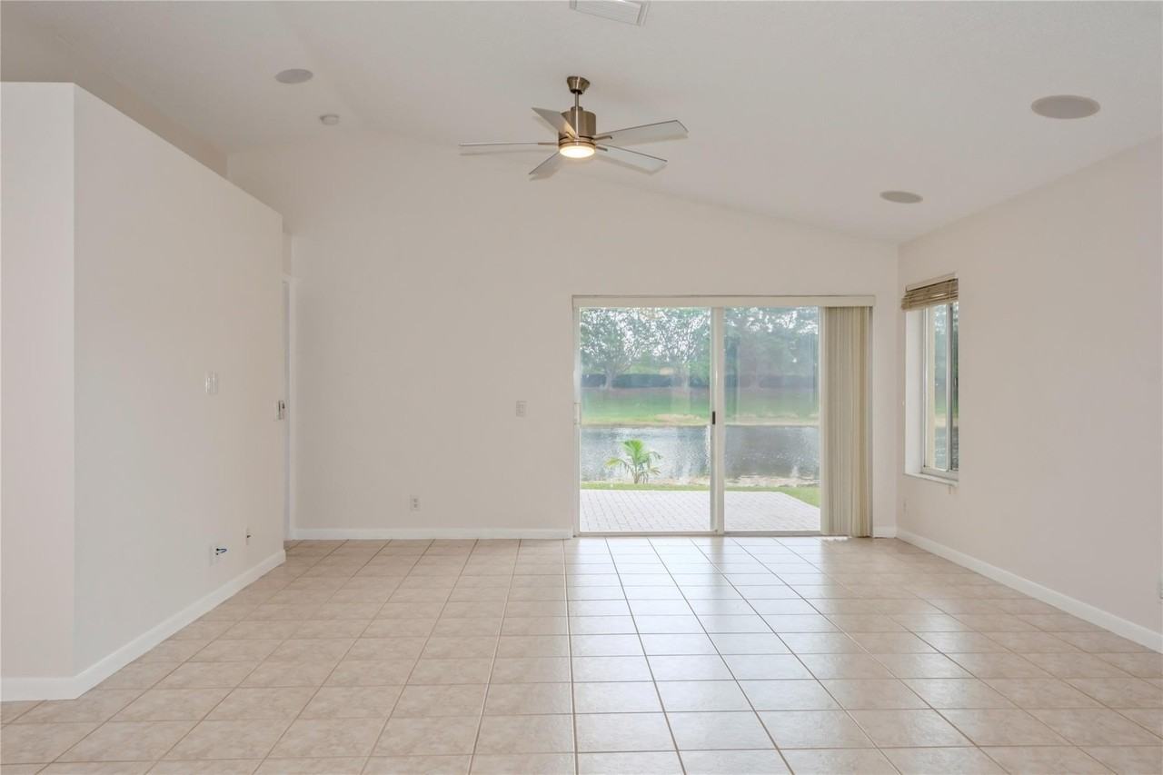 4367 Dogwood Cir - Photo 4 of 36