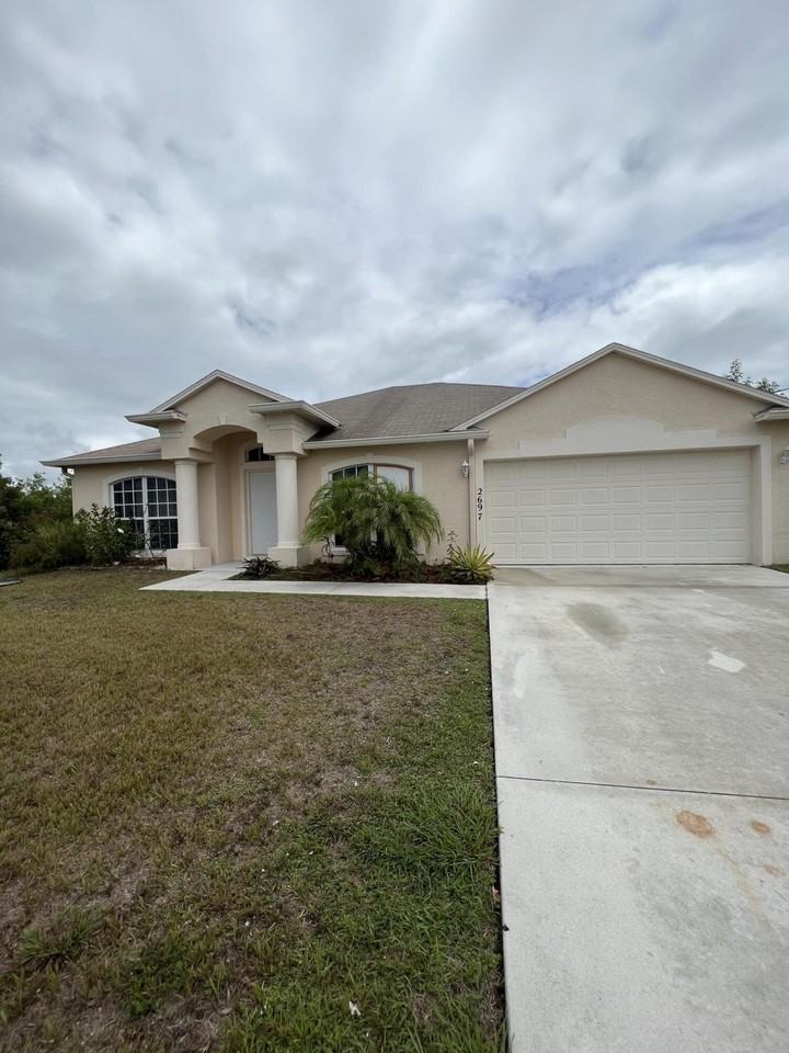 2697 Sw Altamira Ave - Photo 2 of 31