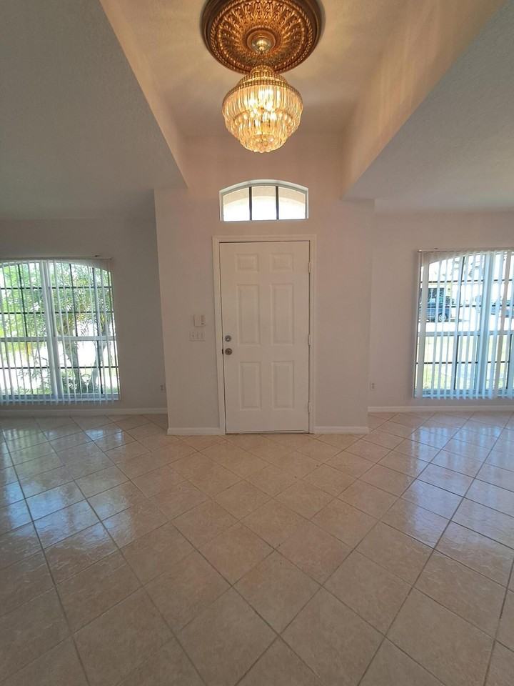 2697 Sw Altamira Ave - Photo 3 of 31