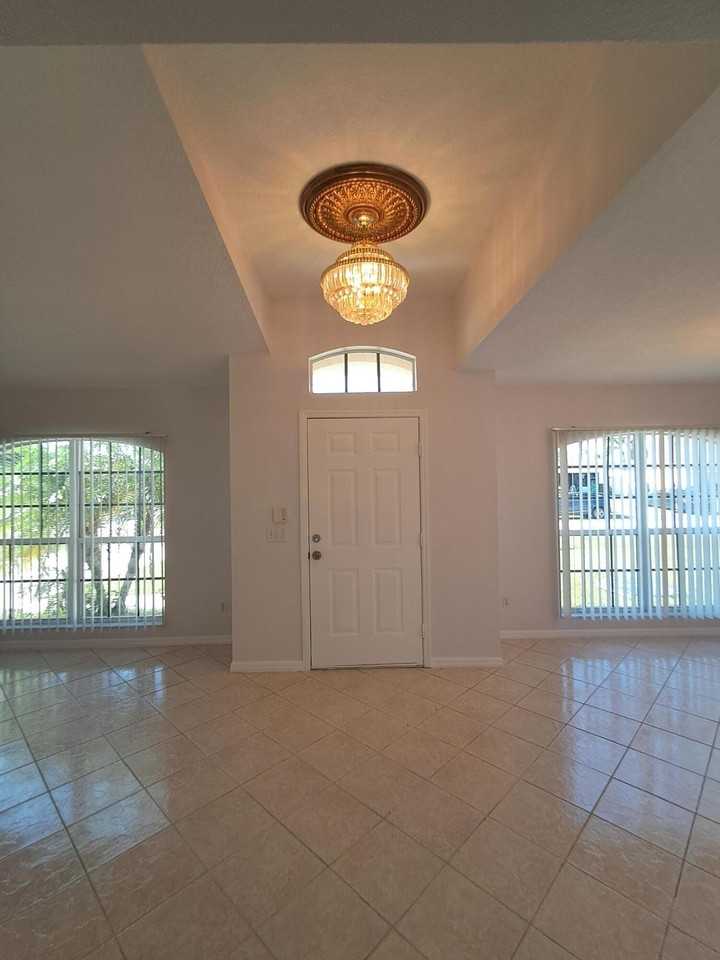 2697 Sw Altamira Ave - Photo 4 of 31