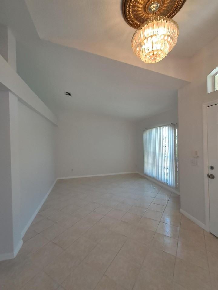 2697 Sw Altamira Ave - Photo 5 of 31