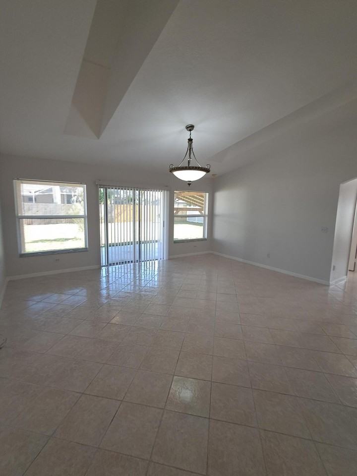 2697 Sw Altamira Ave - Photo 7 of 31