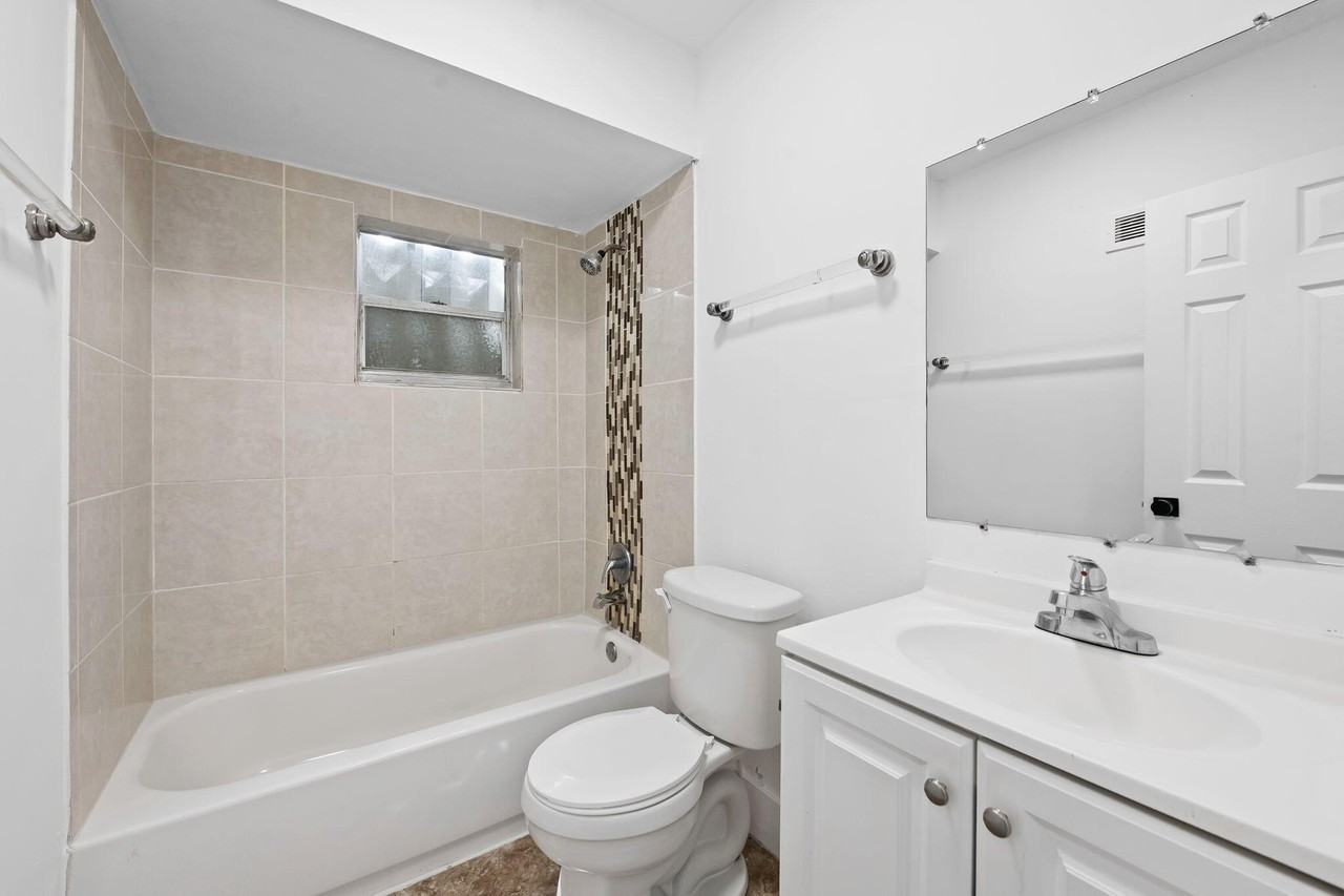 6531 Sw 19th St - Photo 6 of 15