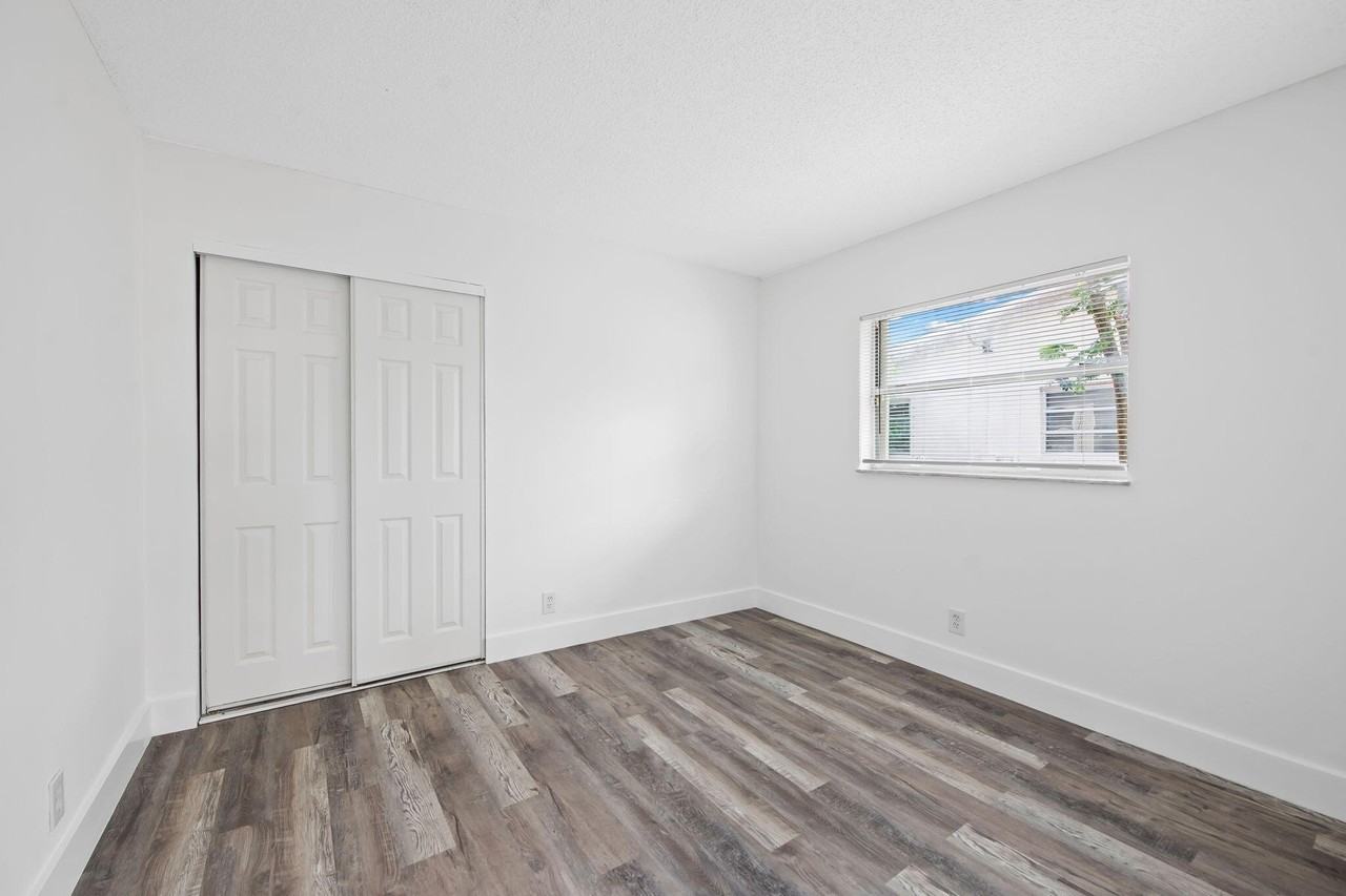 6531 Sw 19th St - Photo 7 of 15