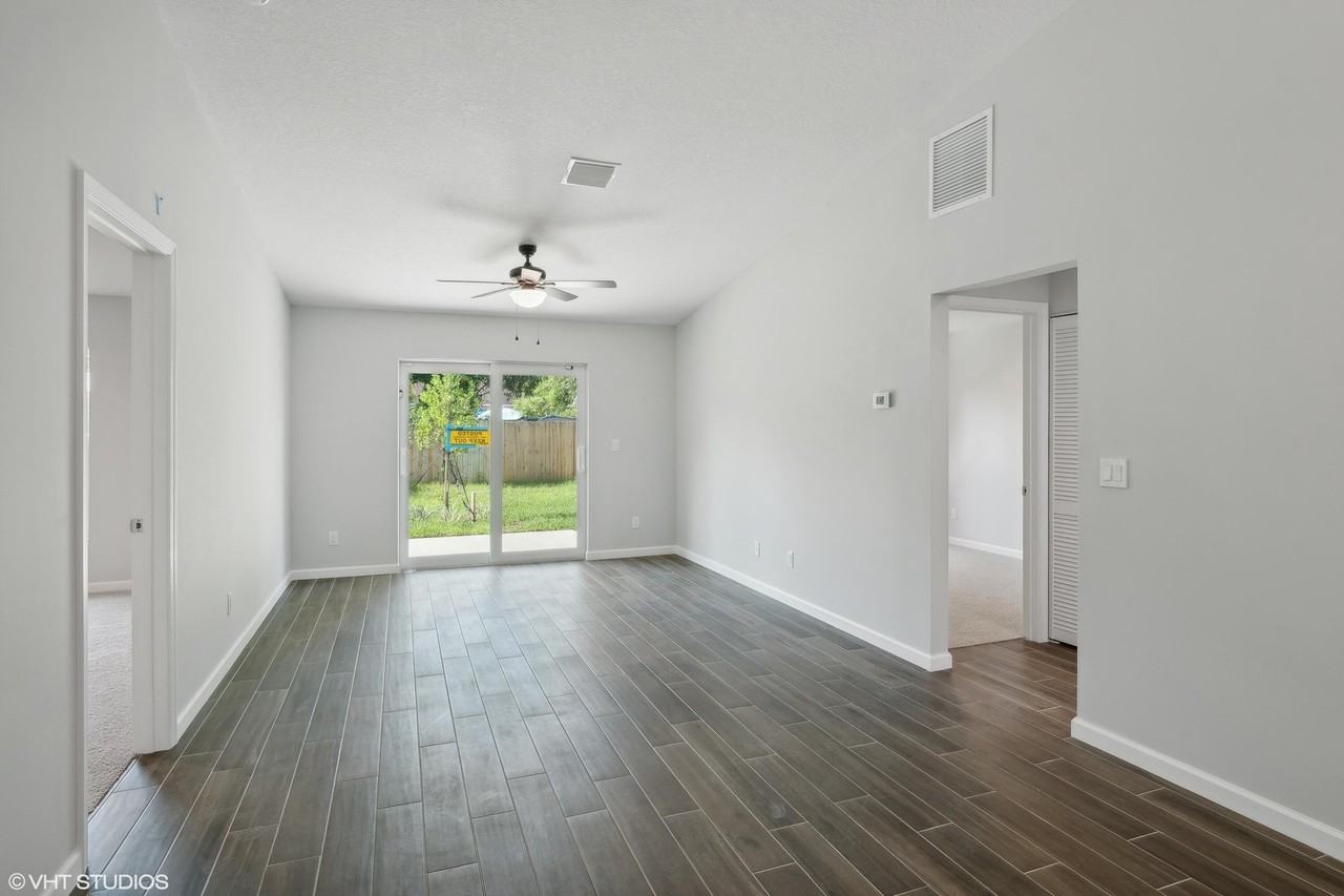 636 35th St - Photo 5 of 19
