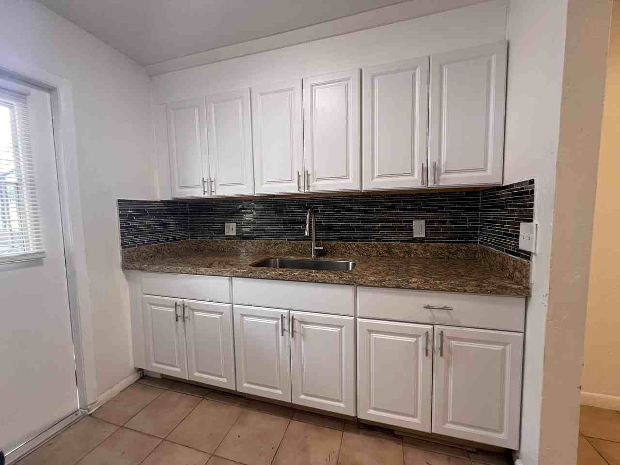 645 Sw 20th Ct #0020 - Photo 5 of 24