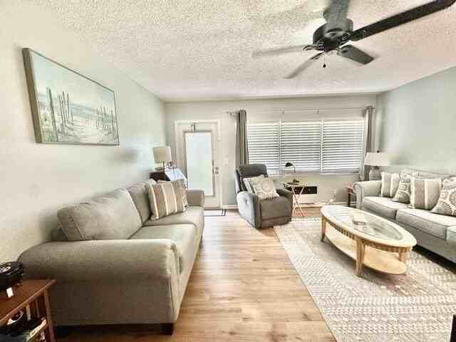 302 Mansfield H - Photo 4 of 15