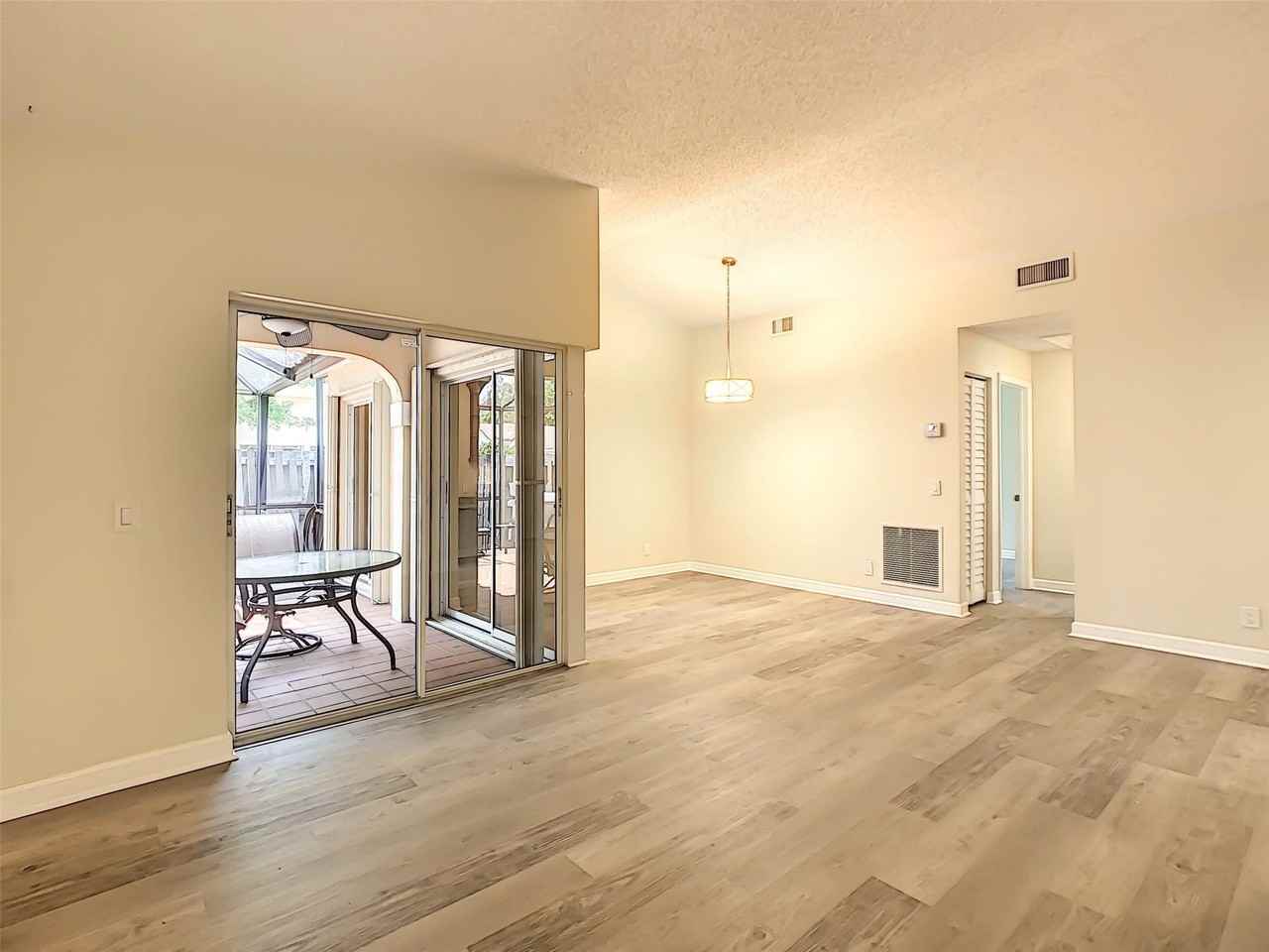1370 Cottonwood Cir #18-3 - Photo 6 of 34