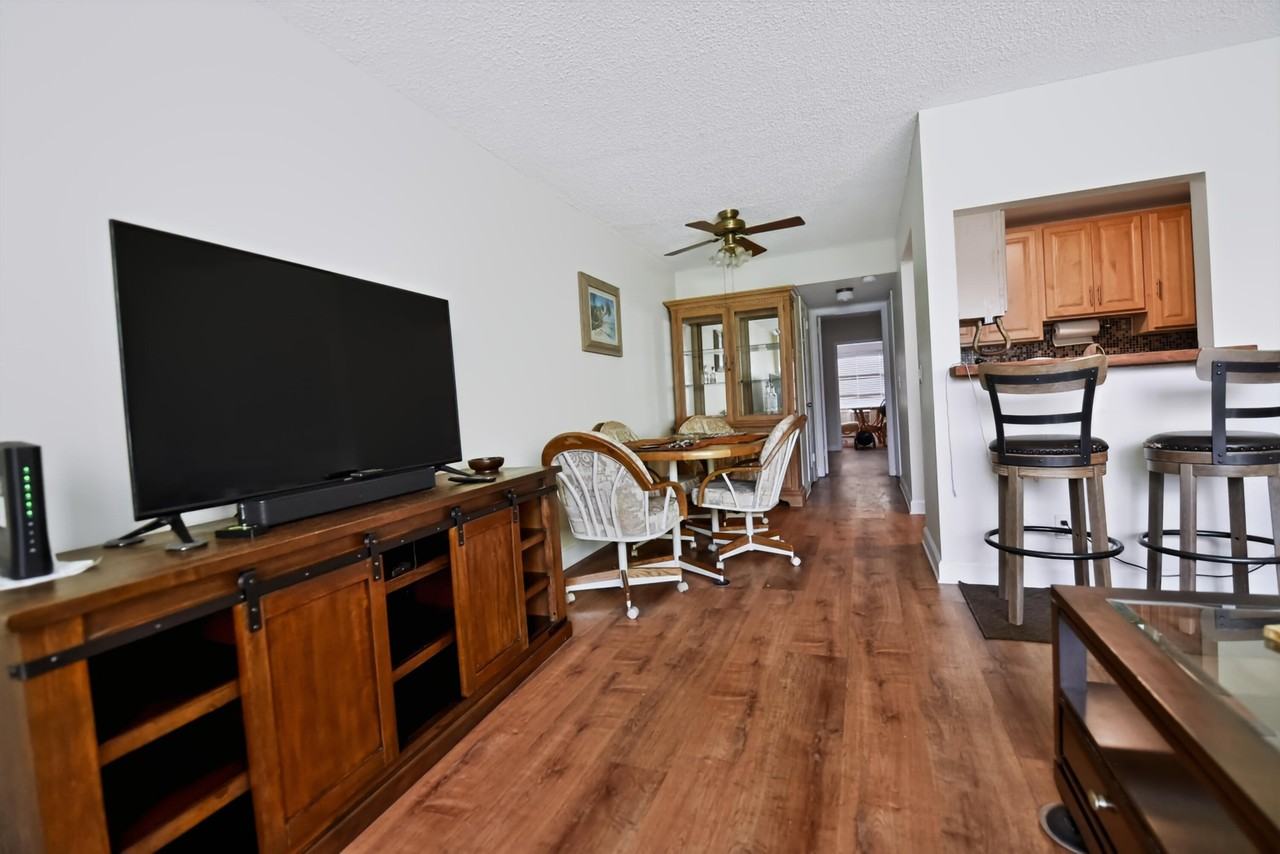 233 Windsor K - Photo 5 of 14