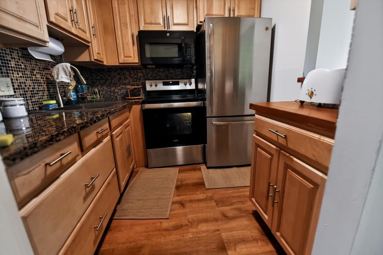 233 Windsor K - Photo 7 of 14