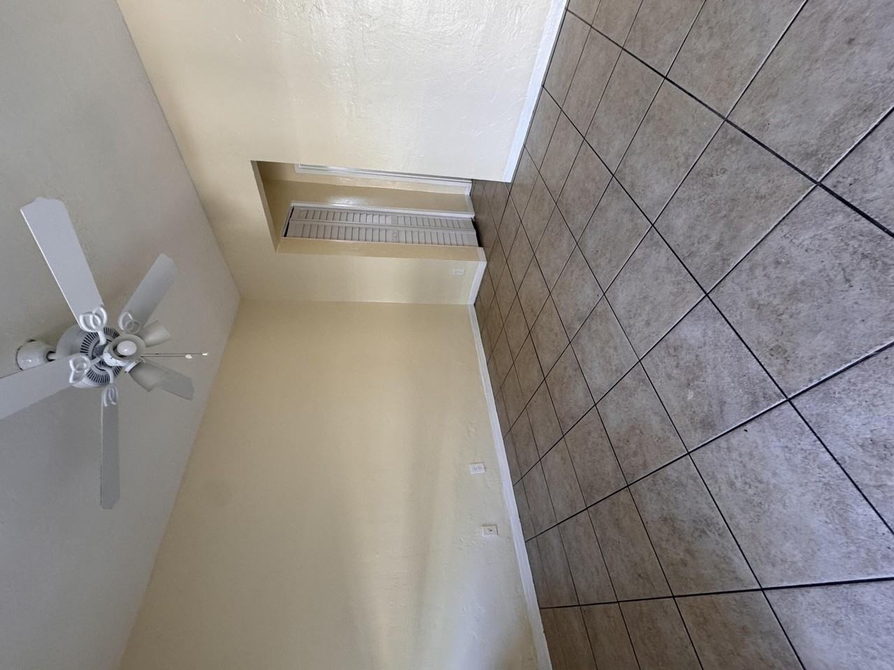 825 Nw 10th Ter #13 - Photo 6 of 6