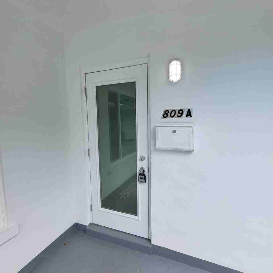 809A Nw 30th Ct #809A - Photo 2 of 8