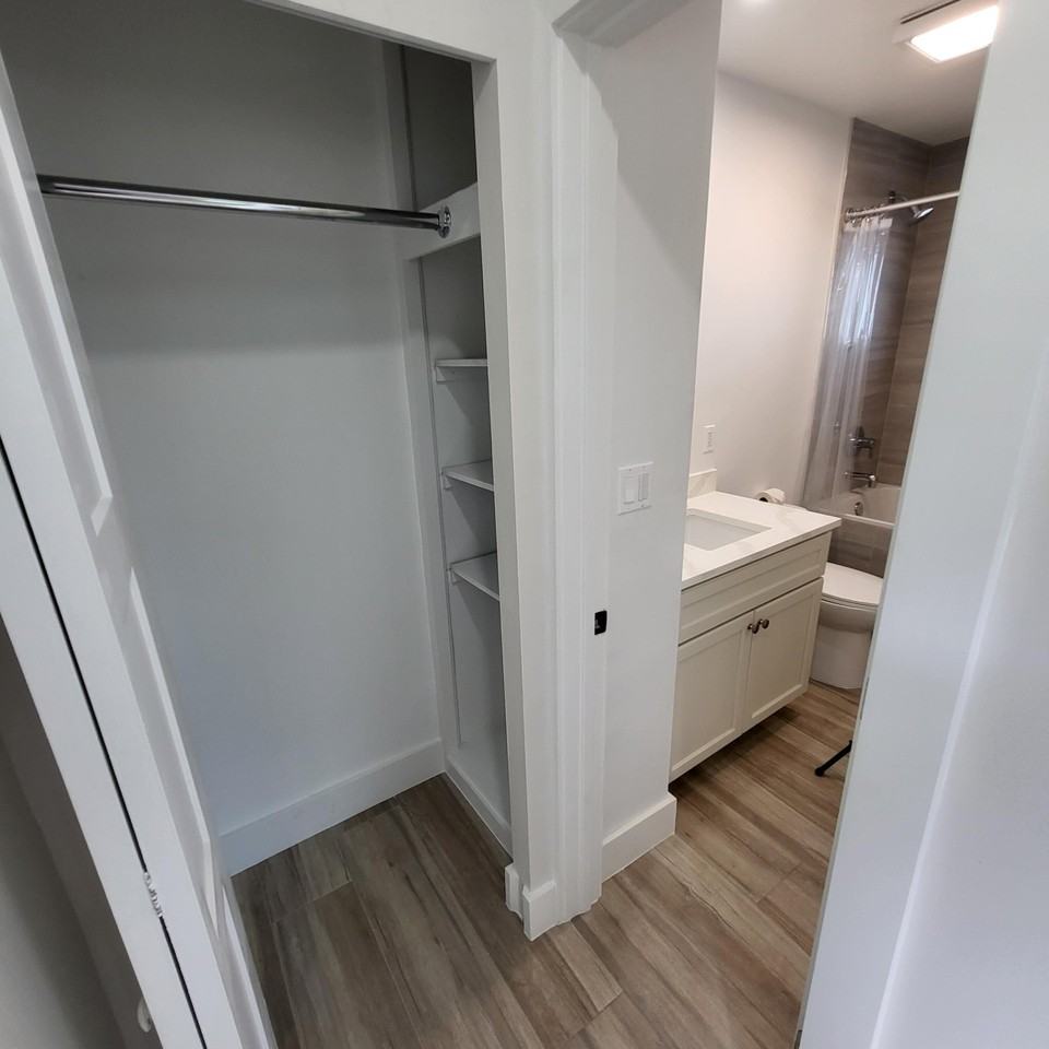 809A Nw 30th Ct #809A - Photo 5 of 8